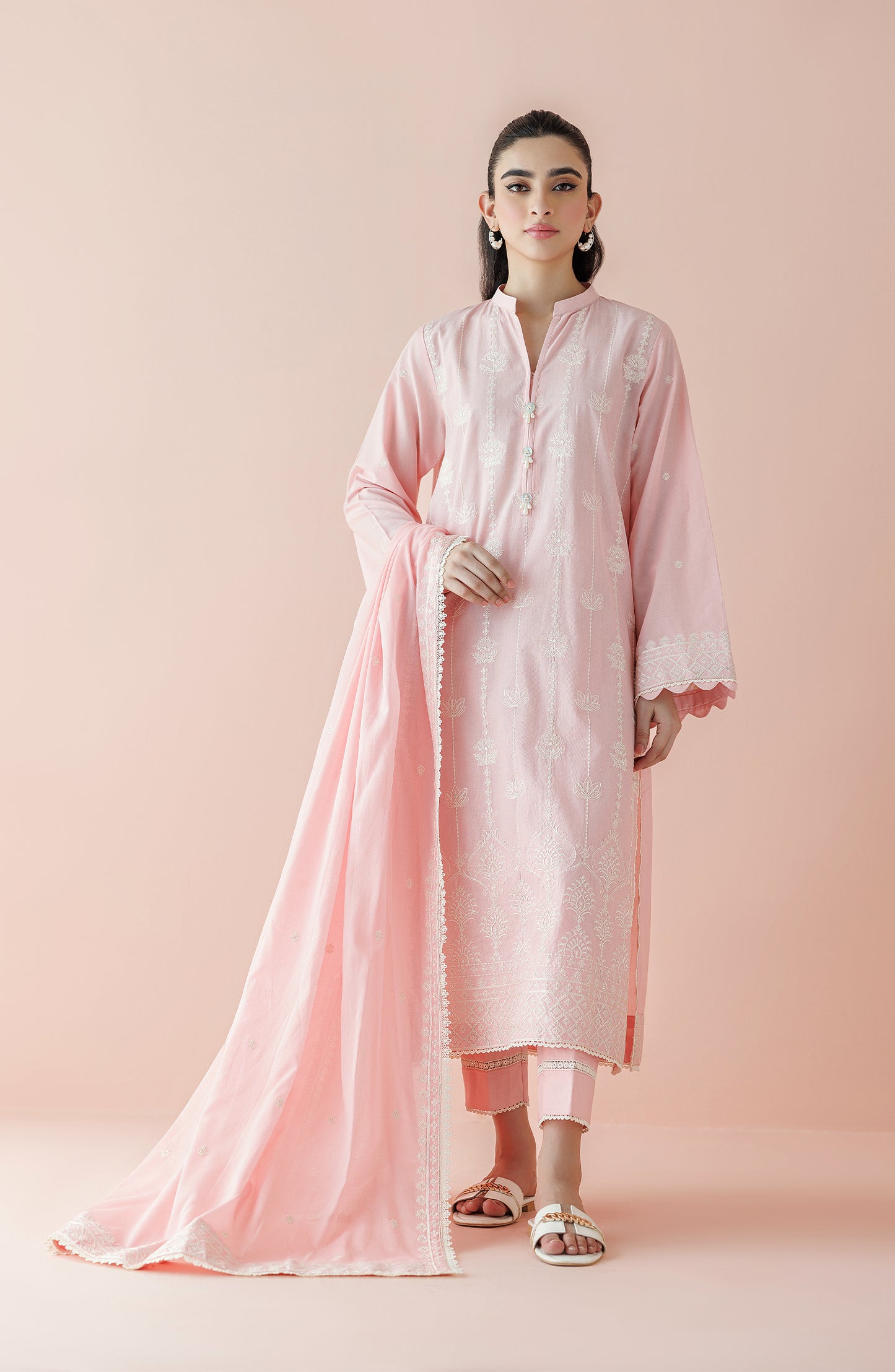 Stitched 3 Piece Embroidered Cambric Shirt , Cambric Pant and Doria Lawn Dupatta (WRFC24S-3003)