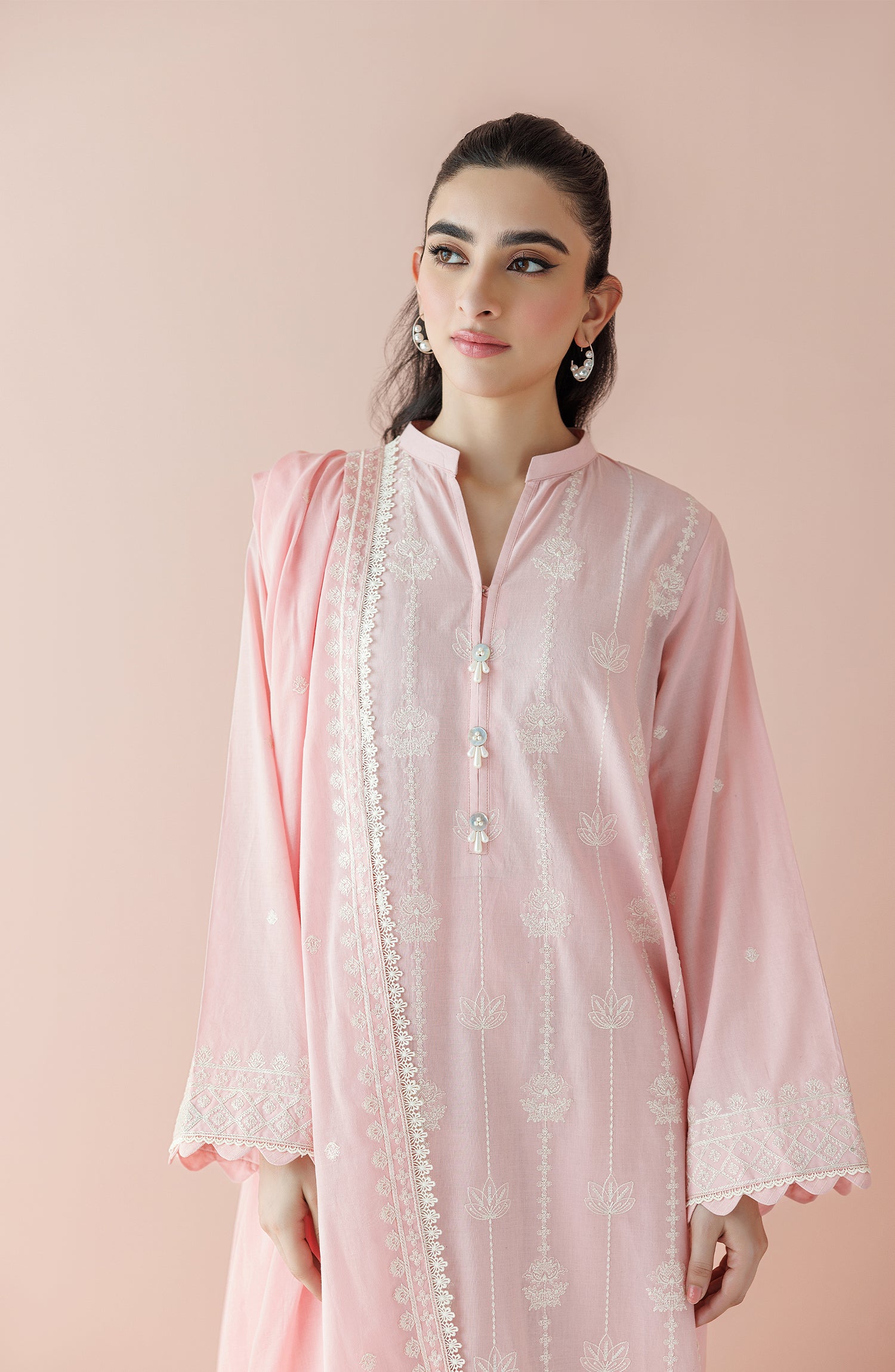 Stitched 3 Piece Embroidered Cambric Shirt , Cambric Pant and Doria Lawn Dupatta (WRFC24S-3003)