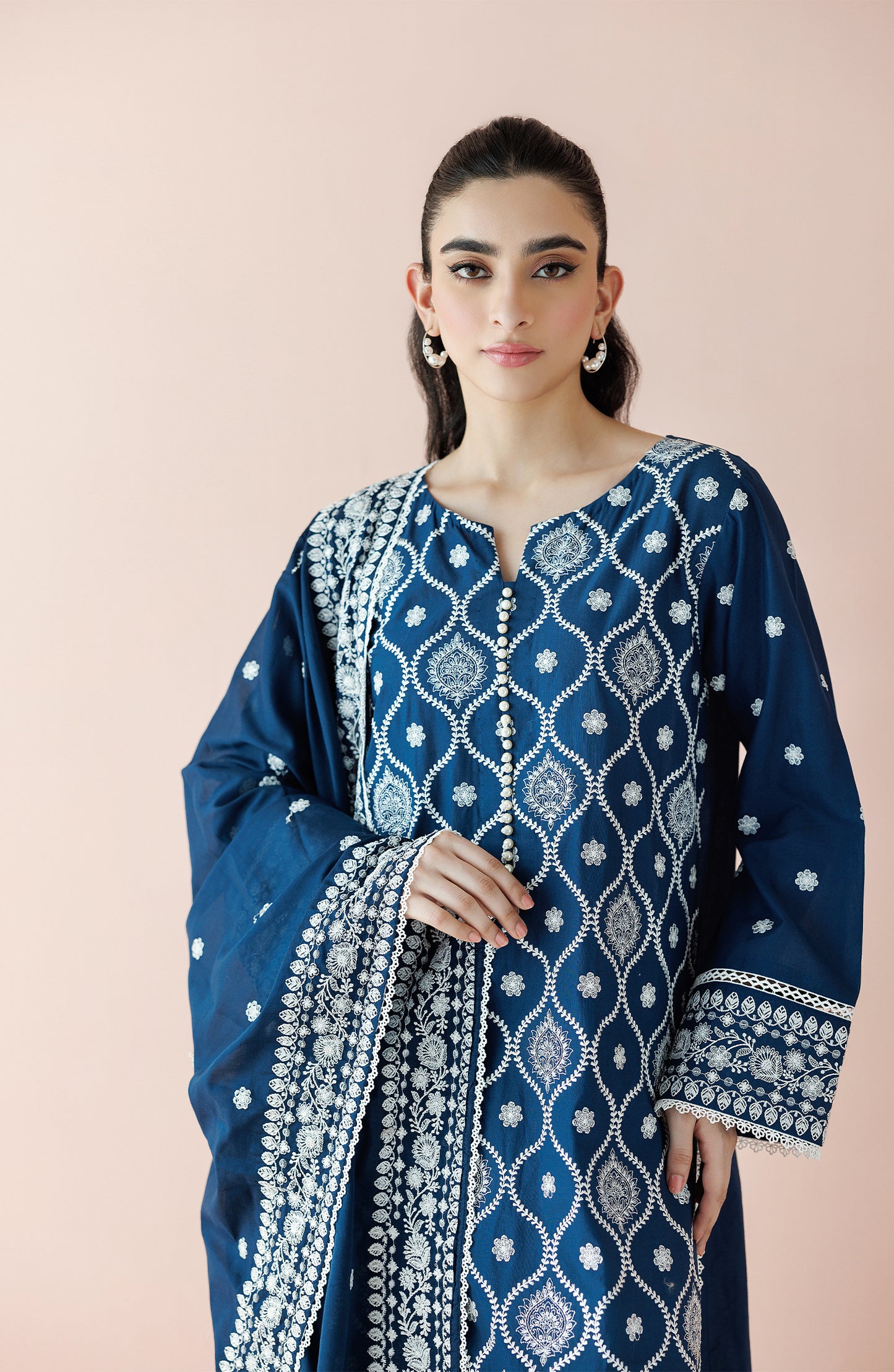 Stitched 3 Piece Embroidered Cambric Shirt , Cambric Pant and Doria Lawn Dupatta (WRFC24S-3005)