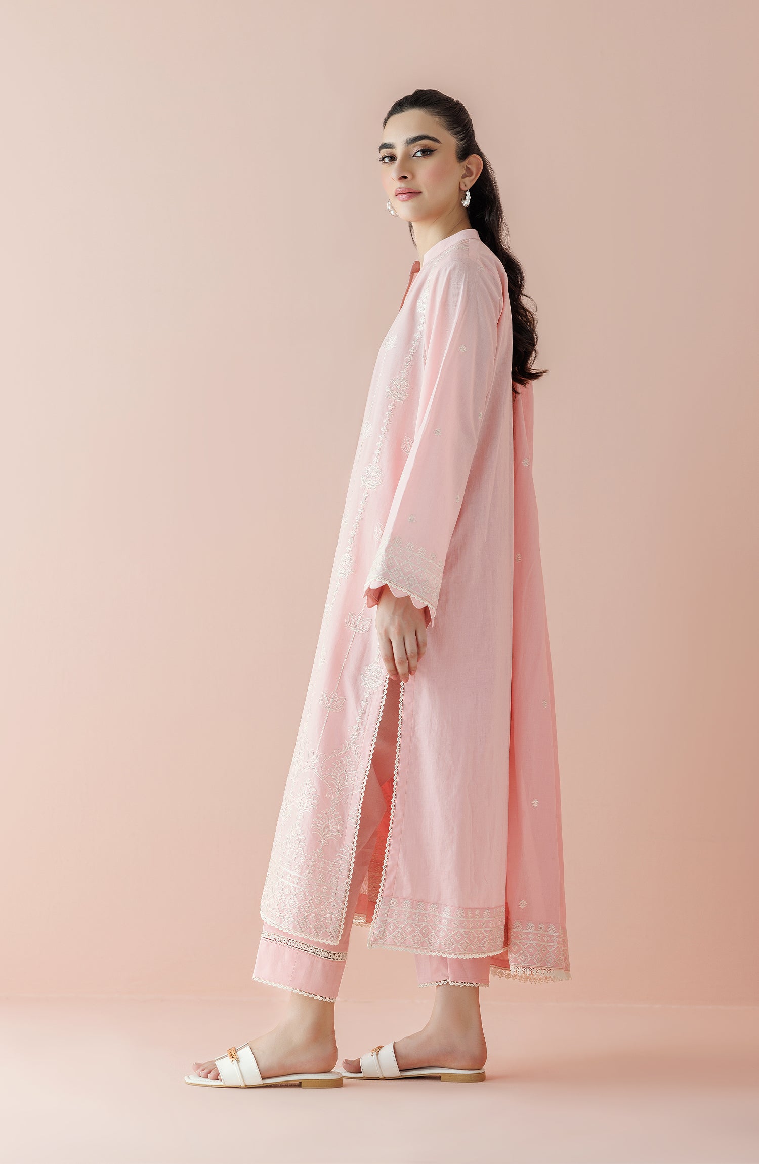 Stitched 3 Piece Embroidered Cambric Shirt , Cambric Pant and Doria Lawn Dupatta (WRFC24S-3003)