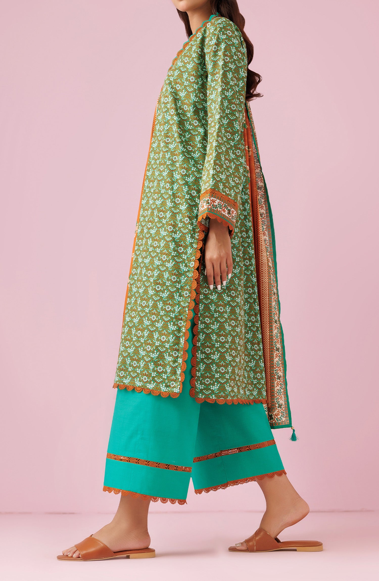 Unstitched 3 Piece Printed Khaddar Shirt , Khaddar Pant and Khaddar Dupatta (OTL-24-310/U GREEN)