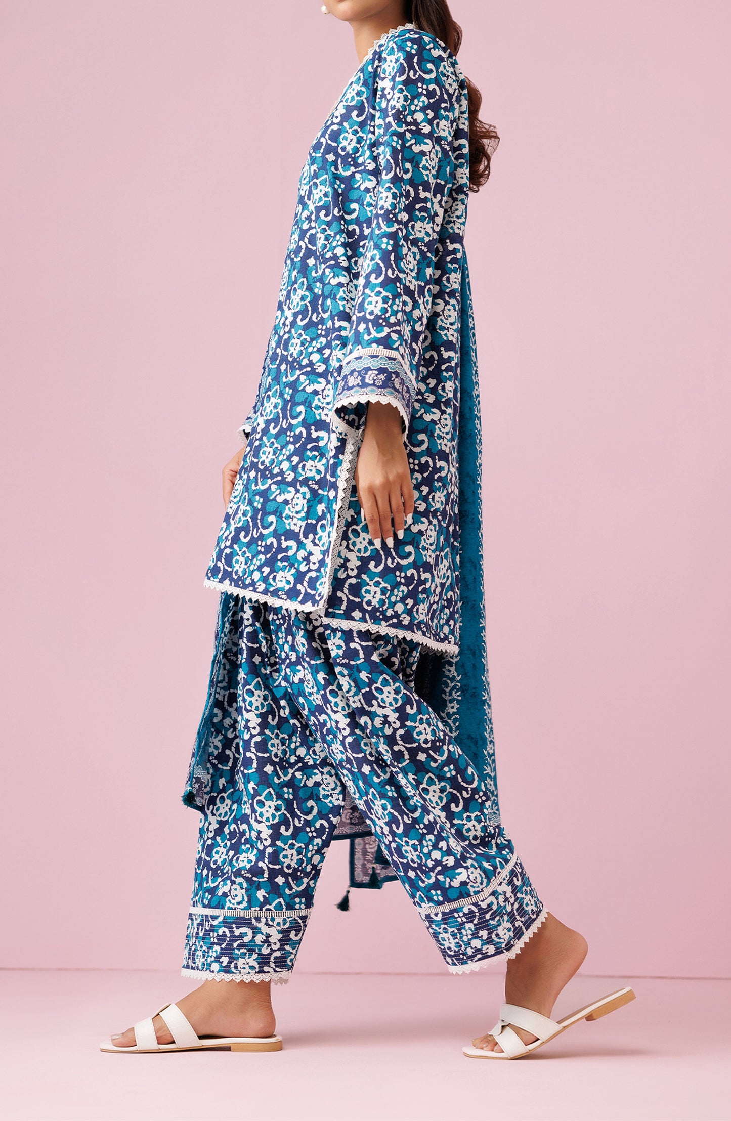 Unstitched 3 Piece Printed Khaddar Shirt , Khaddar Pant and Khaddar Dupatta (OTL-24-428/U BLUE)