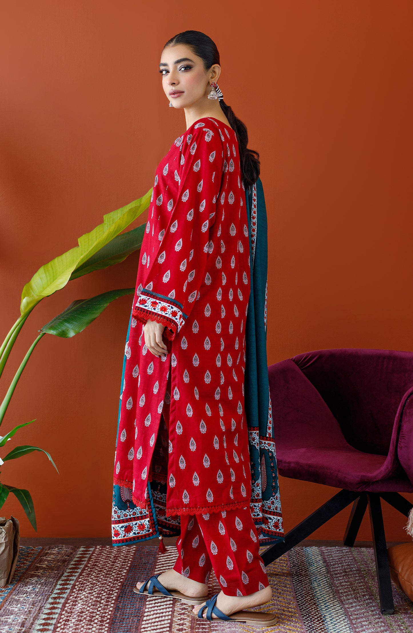 OTL-23-228/U RED KHADDAR Women UNSTITCHED SHIRT DUPATTA PANTS