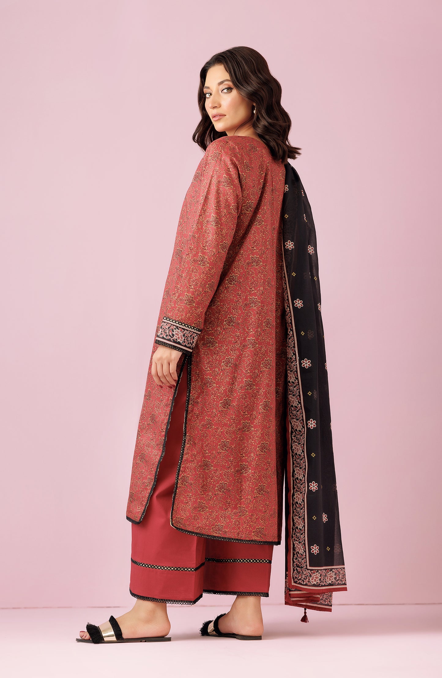 Unstitched 3 Piece Printed Lawn Shirt , Cambric Pant and Lawn Dupatta (OTL-24-215/U MAROON)