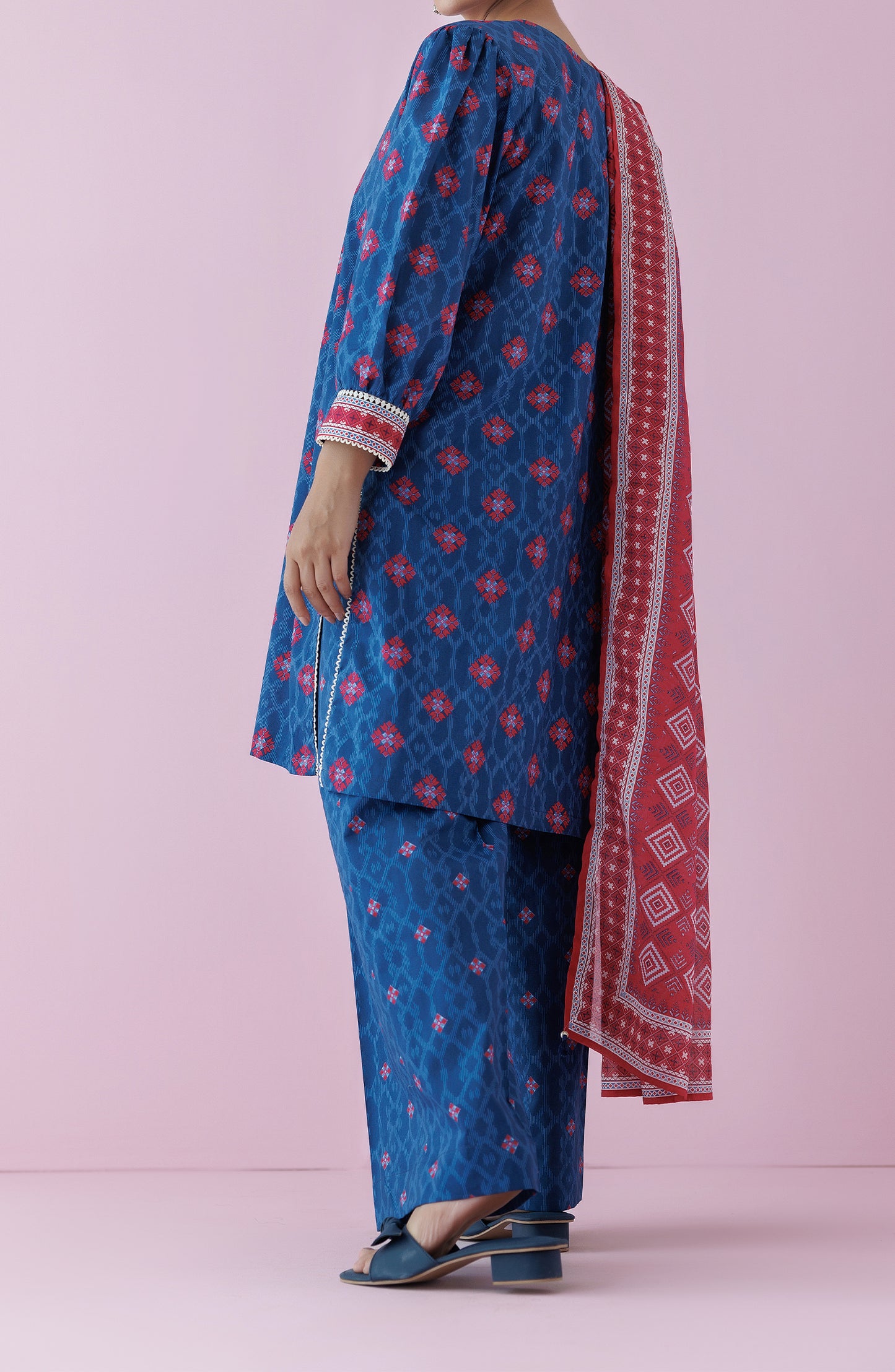 Unstitched 3 Piece Printed Lawn Shirt , Cambric Pant and Lawn Dupatta (OTL-24-311/U BLUE)