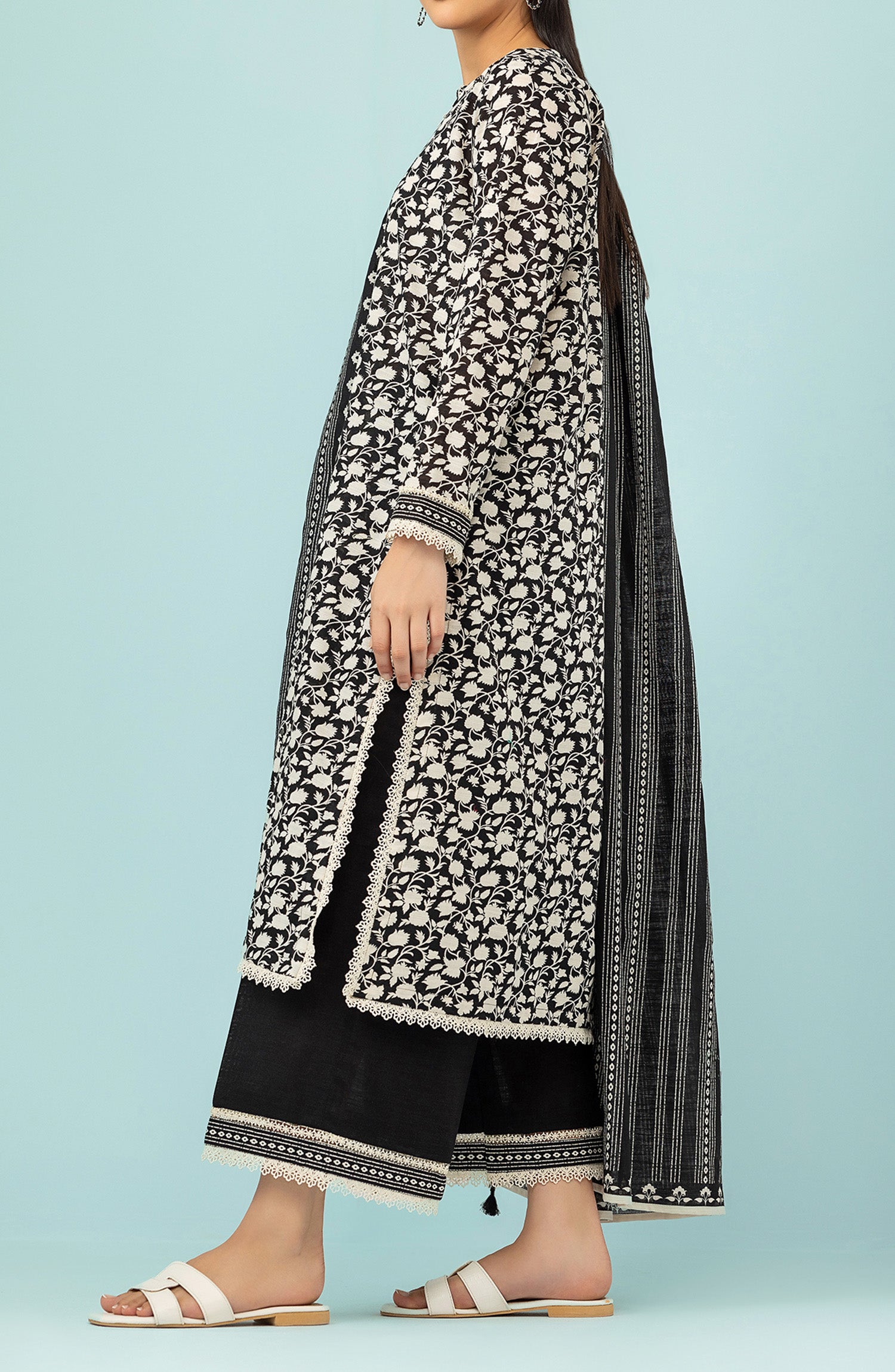 Unstitched 3 Piece Printed Khaddar Shirt , Khaddar Pant and Khaddar Dupatta (OTL-24-129/U BLACK)