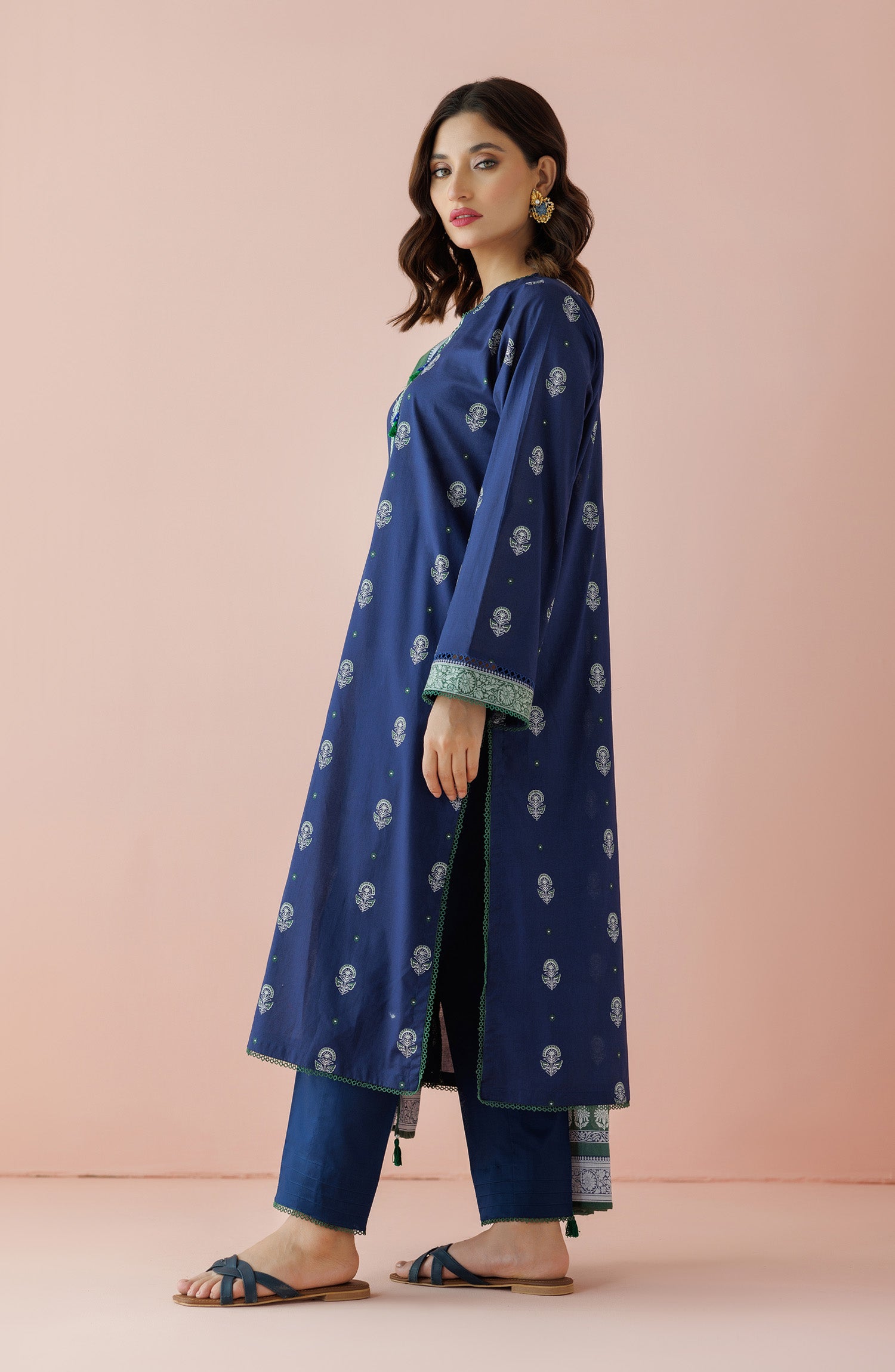 Unstitched 3 Piece Embroidered Lawn Shirt , Cambric Pant and Lawn Dupatta (OTL-24-027/U BLUE)