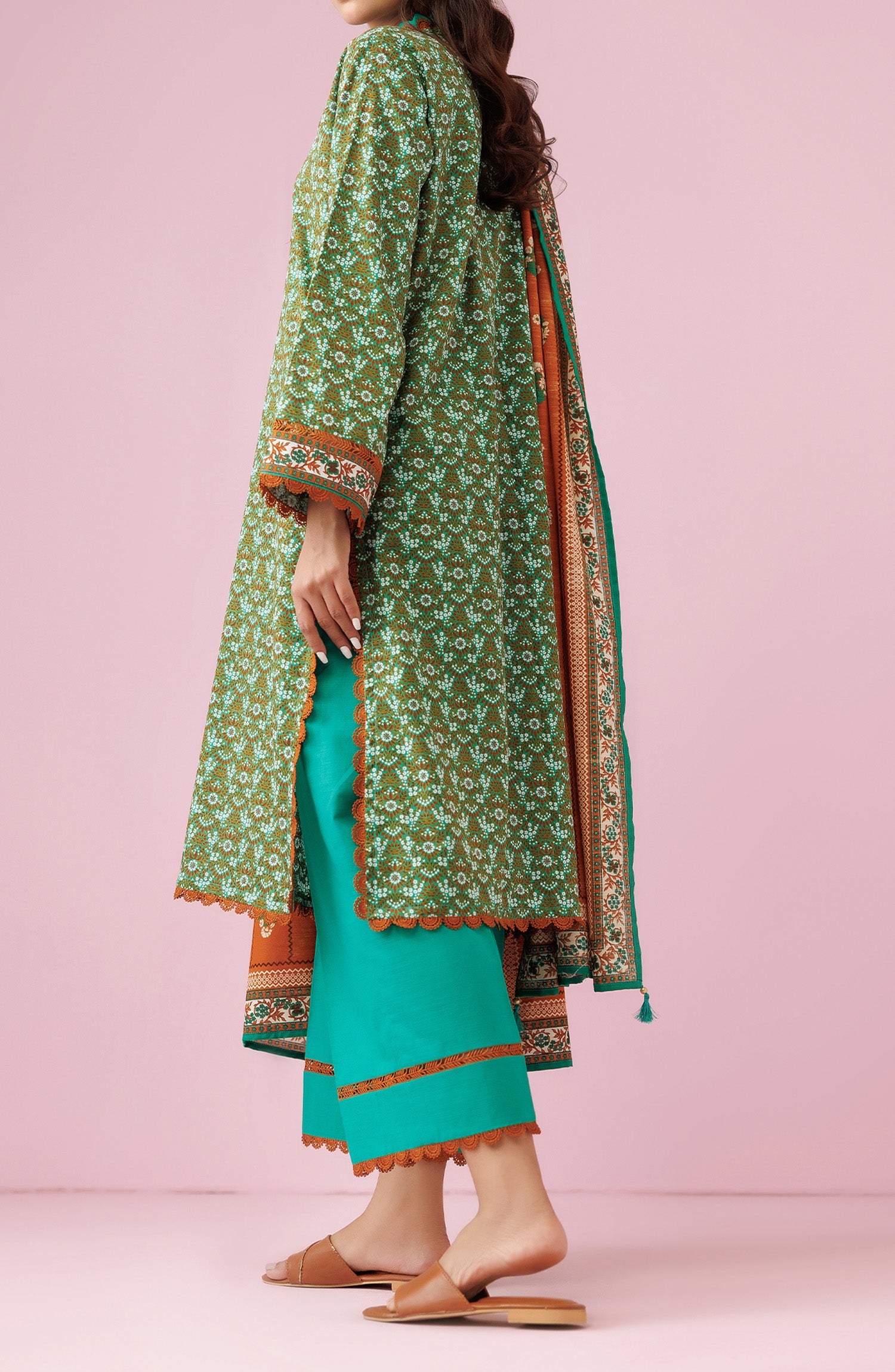 Unstitched 3 Piece Printed Khaddar Shirt , Khaddar Pant and Khaddar Dupatta (OTL-24-310/U GREEN)