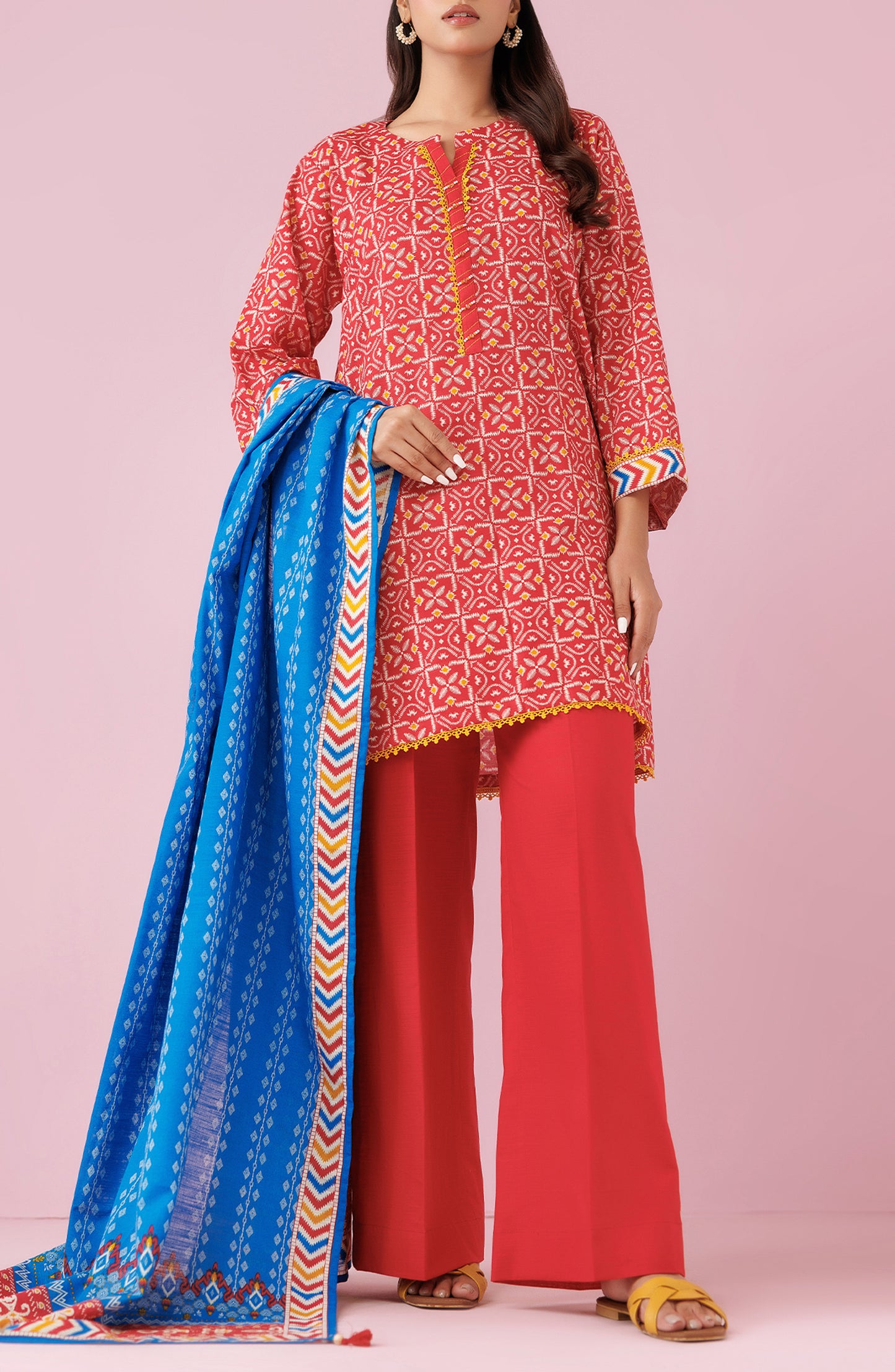 Unstitched 3 Piece Printed Khaddar Shirt , Khaddar Pant and Khaddar Dupatta (OTL-24-309/U RED)