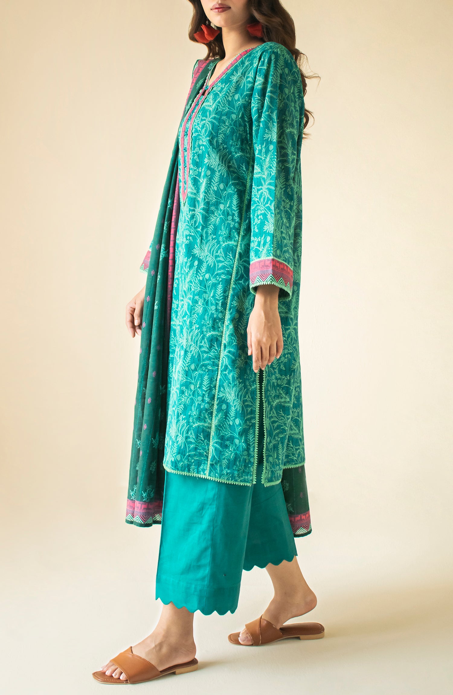 Unstitched 3 Piece Printed Khaddar Shirt , Khaddar Pant and Khaddar Dupatta (OTL-24-222/U TEAL)