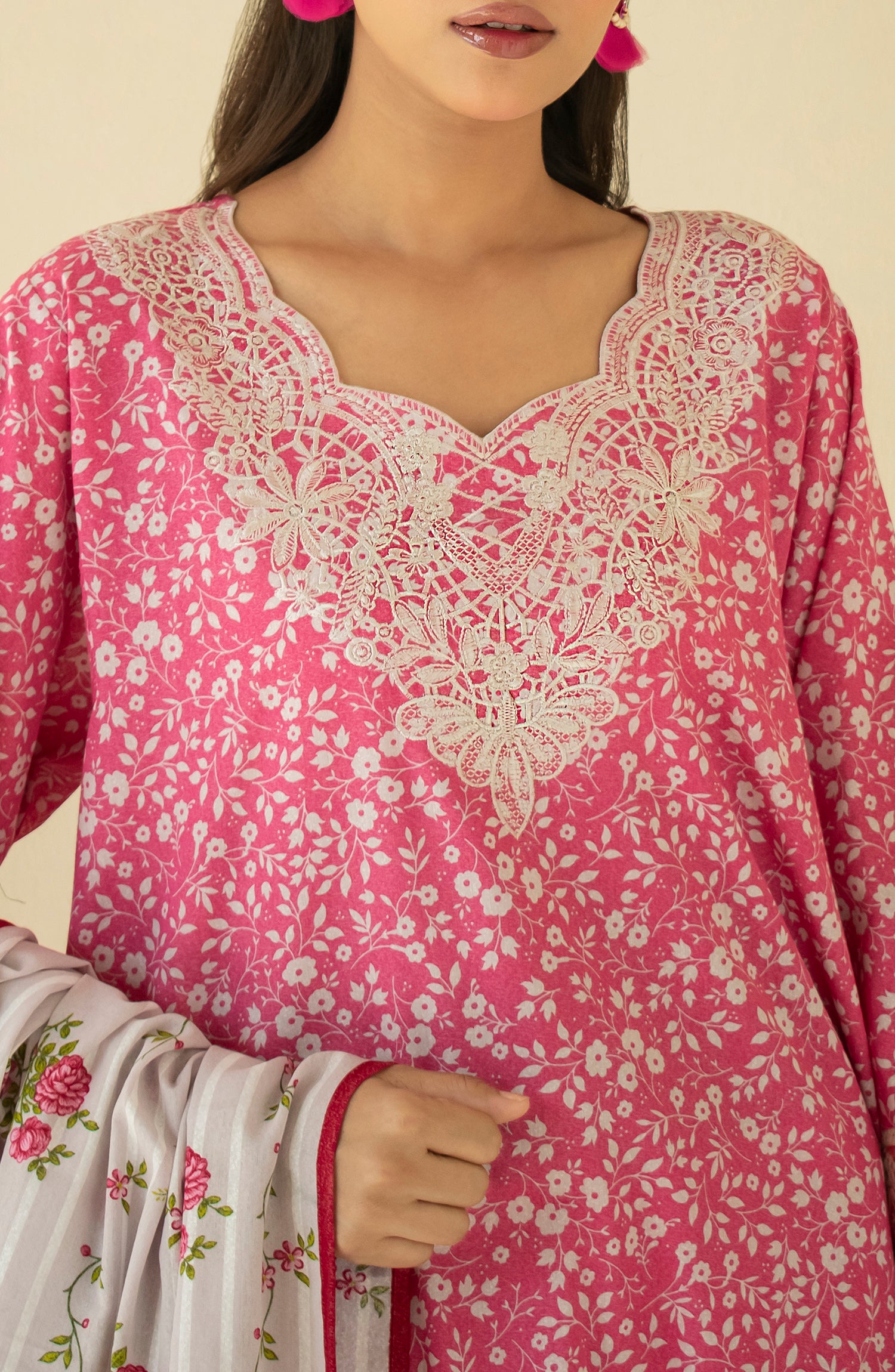 Unstitched 3 Piece Embroidered Karandi Shirt , Karandi Pant and Karandi Dupatta (OTL-24-479/U PINK)