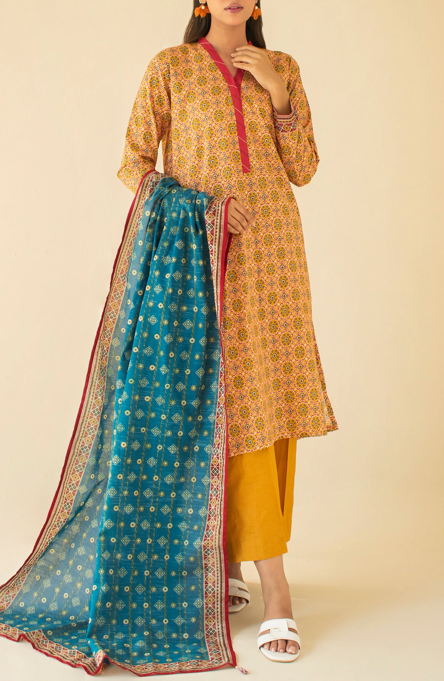 Unstitched 3 Piece Printed Khaddar Shirt , Khaddar Pant and Khaddar Dupatta (OTL-24-384/U OCHRE)