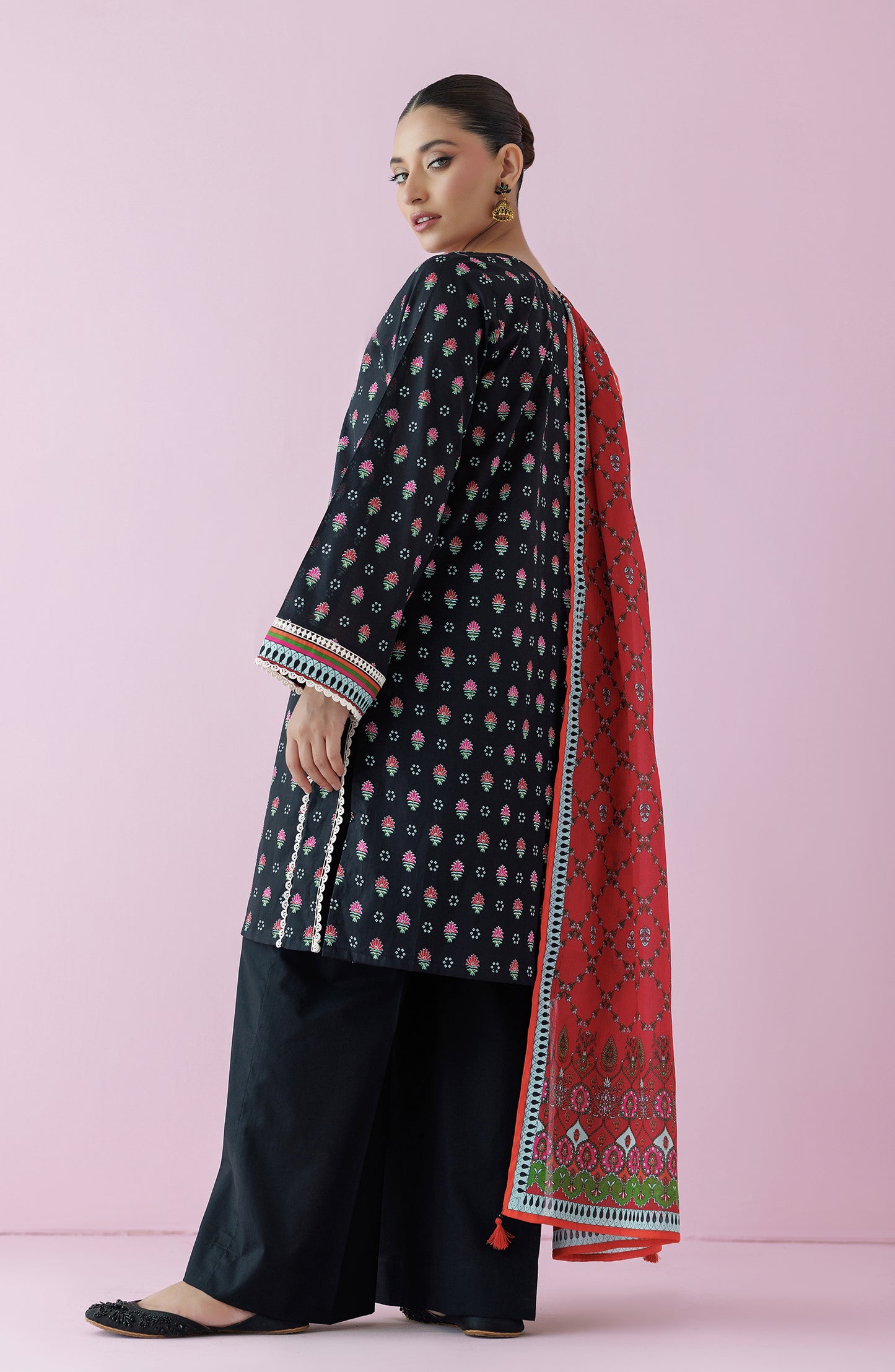 Unstitched 3 Piece Printed Lawn Shirt , Cambric Pant and Lawn Dupatta (OTL-24-155/U BLACK)