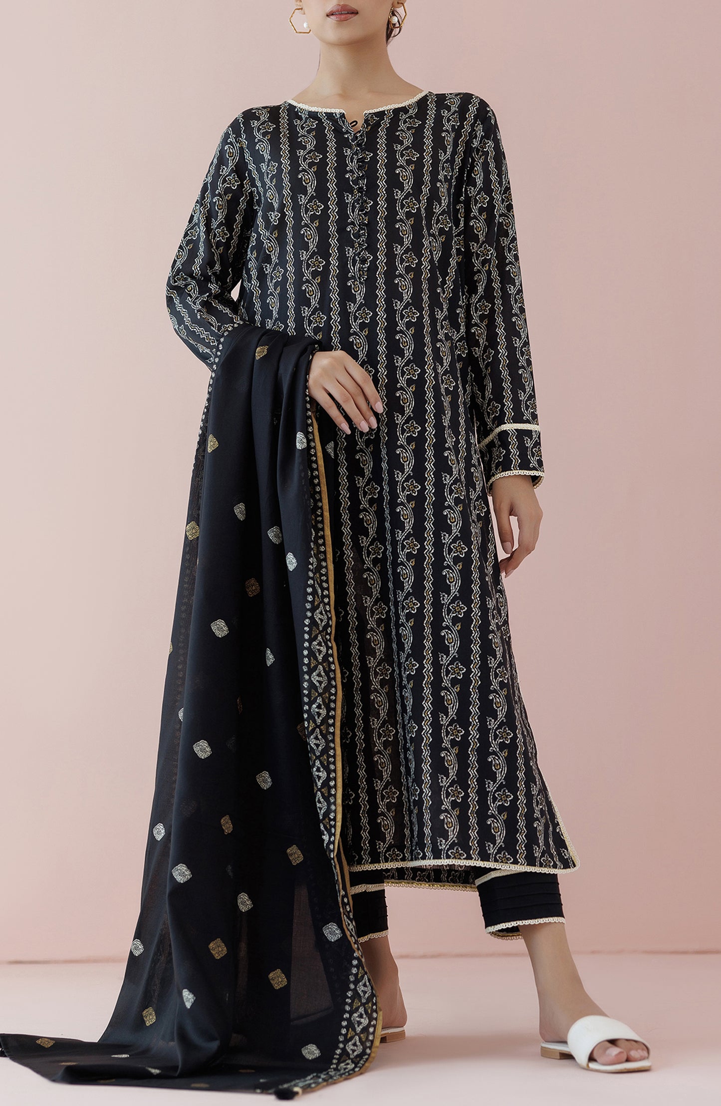 Stitched 3 Piece Printed Lawn Shirt , Cambric Pant and Lawn Dupatta (OTL-24-140/S BLACK)