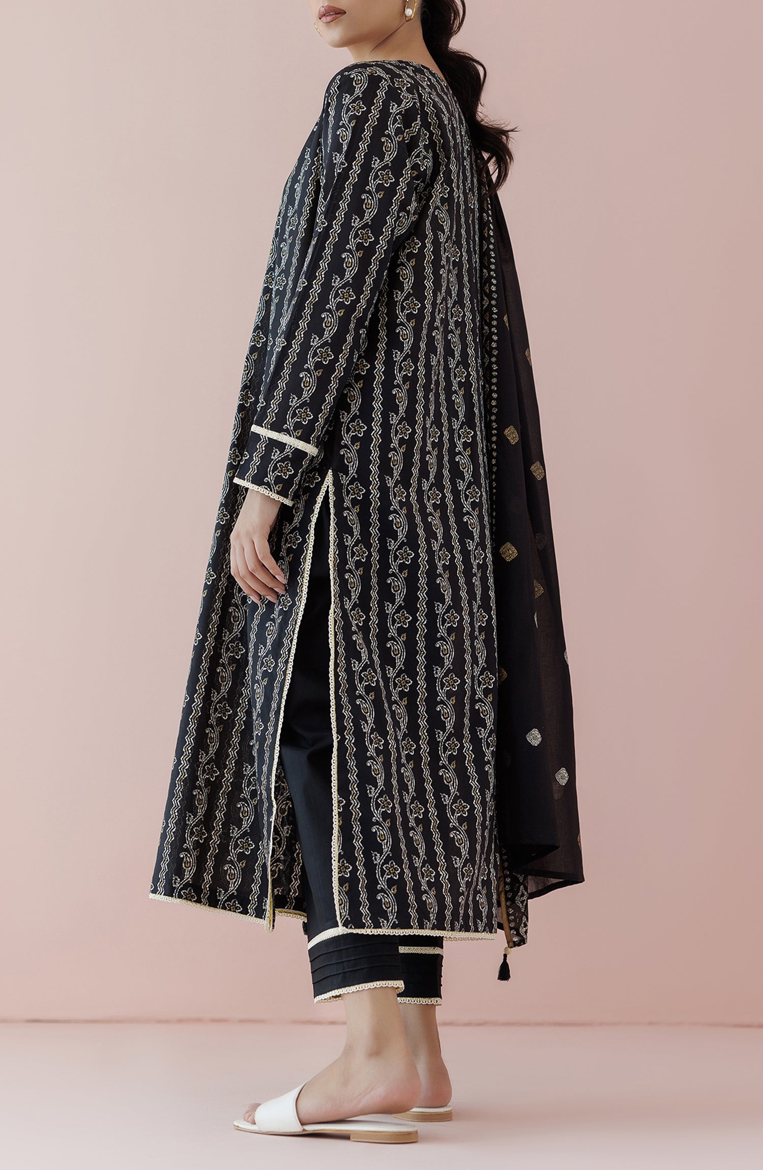 Stitched 3 Piece Printed Lawn Shirt , Cambric Pant and Lawn Dupatta (OTL-24-140/S BLACK)