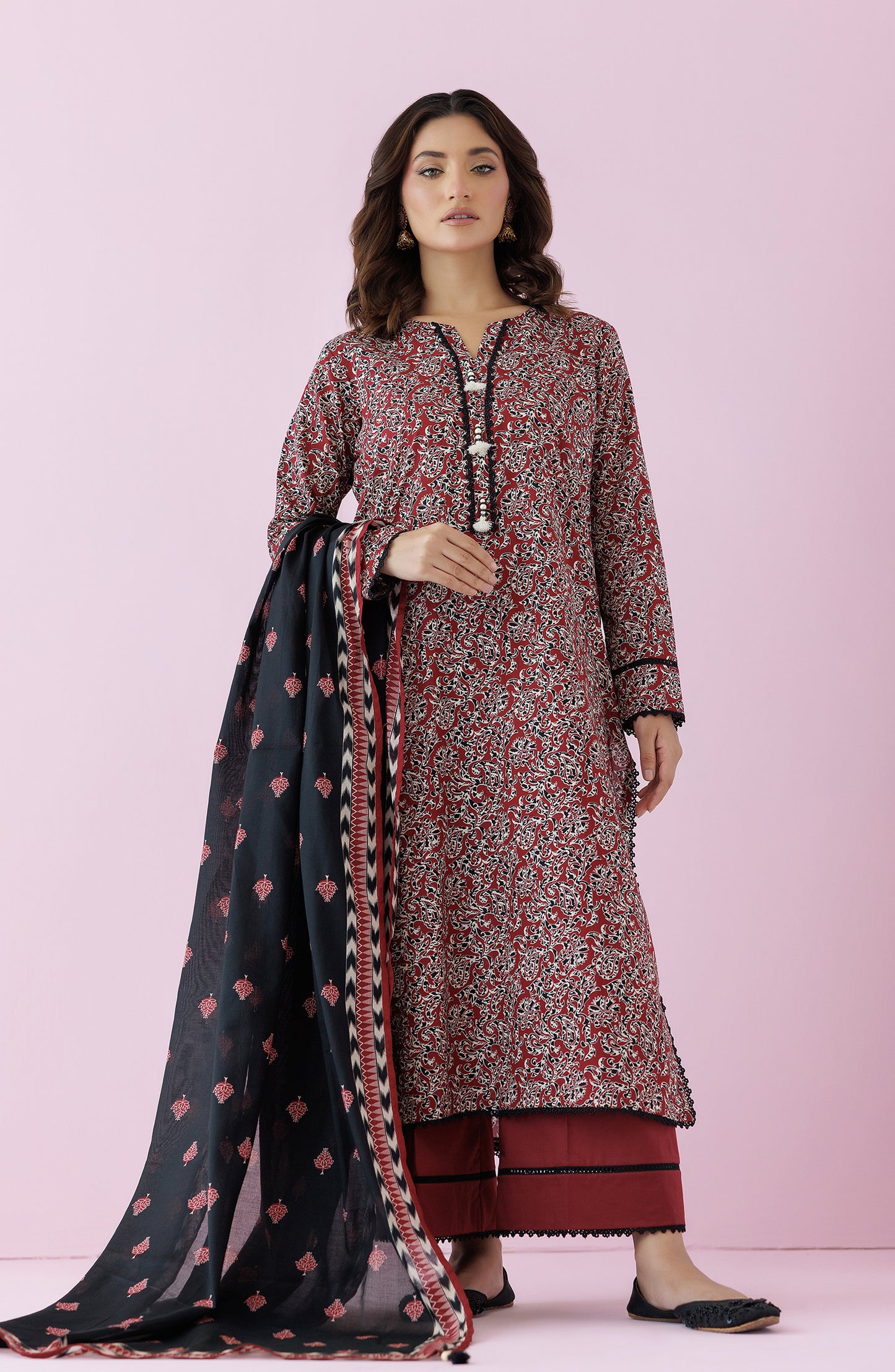 Unstitched 3 Piece Printed Lawn Shirt , Cambric Pant and Lawn Dupatta (OTL-24-151/U BLACK)