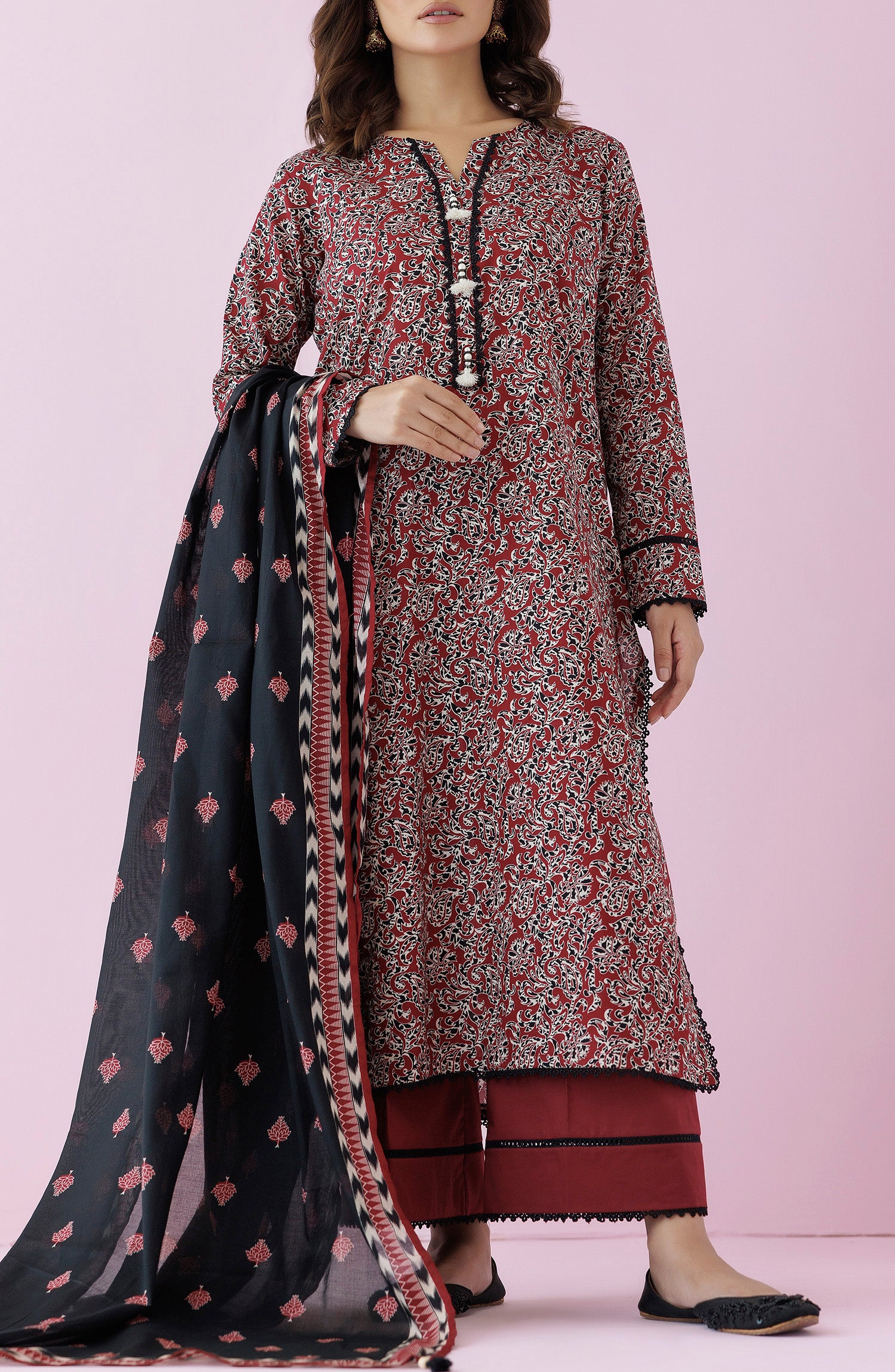 Unstitched 3 Piece Printed Lawn Shirt , Cambric Pant and Lawn Dupatta (OTL-24-151/U BLACK)