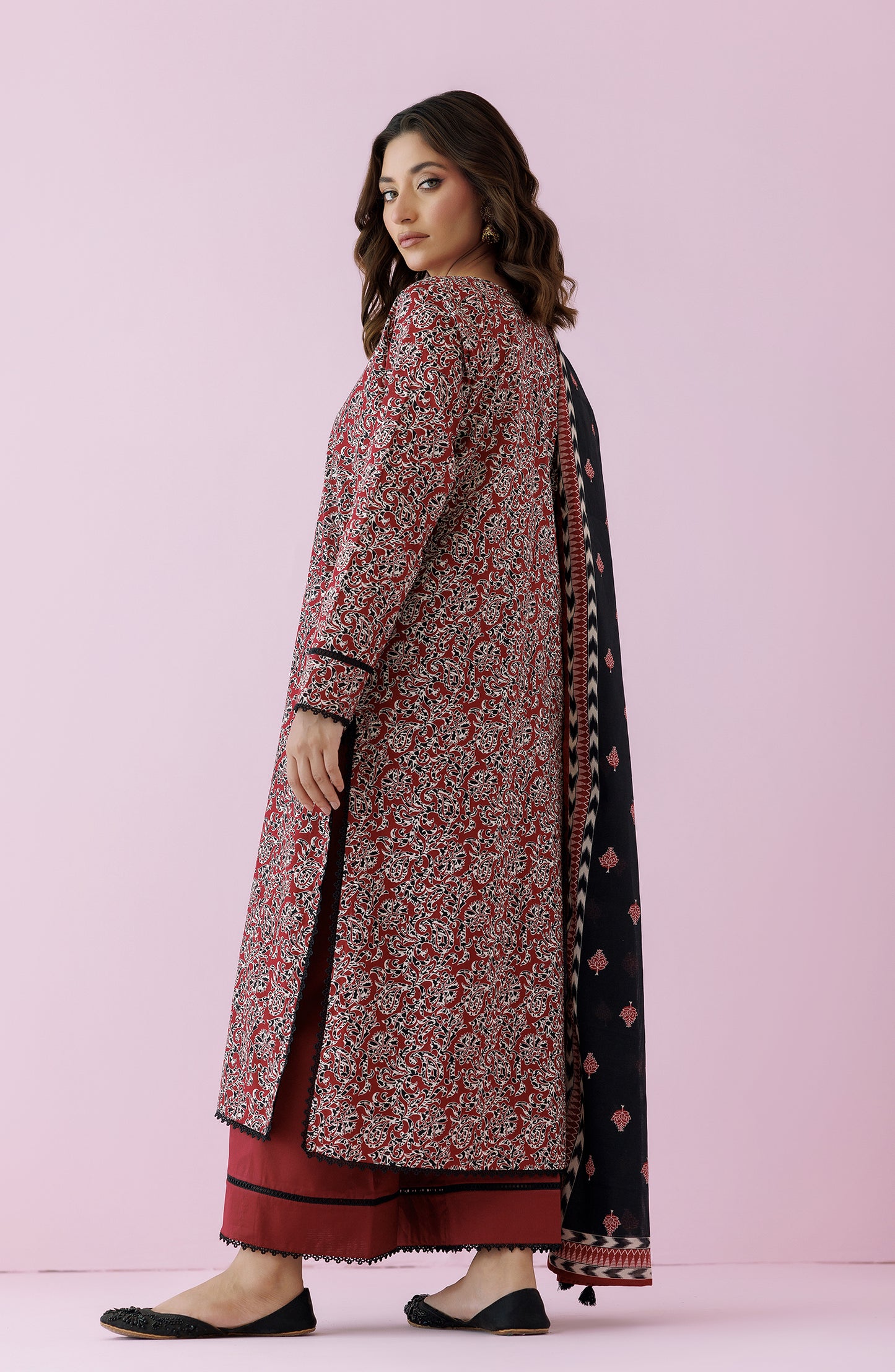 Unstitched 3 Piece Printed Lawn Shirt , Cambric Pant and Lawn Dupatta (OTL-24-151/U BLACK)