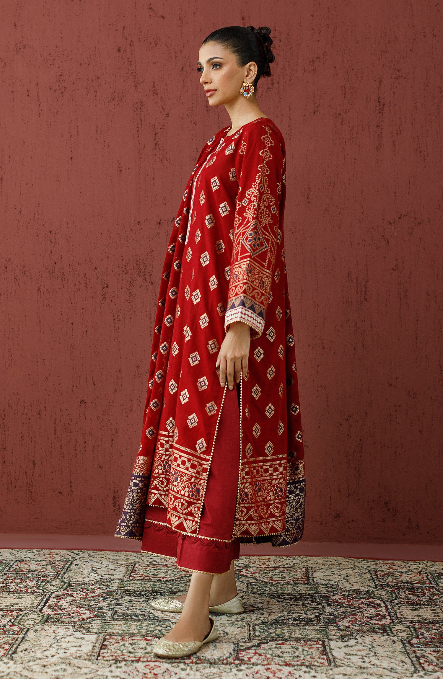 Stitched 3 Piece Embroidered Jacquard Shirt , Cambric Pant and JACQUARD Dupatta (OTLF-23-076/S MAROON)