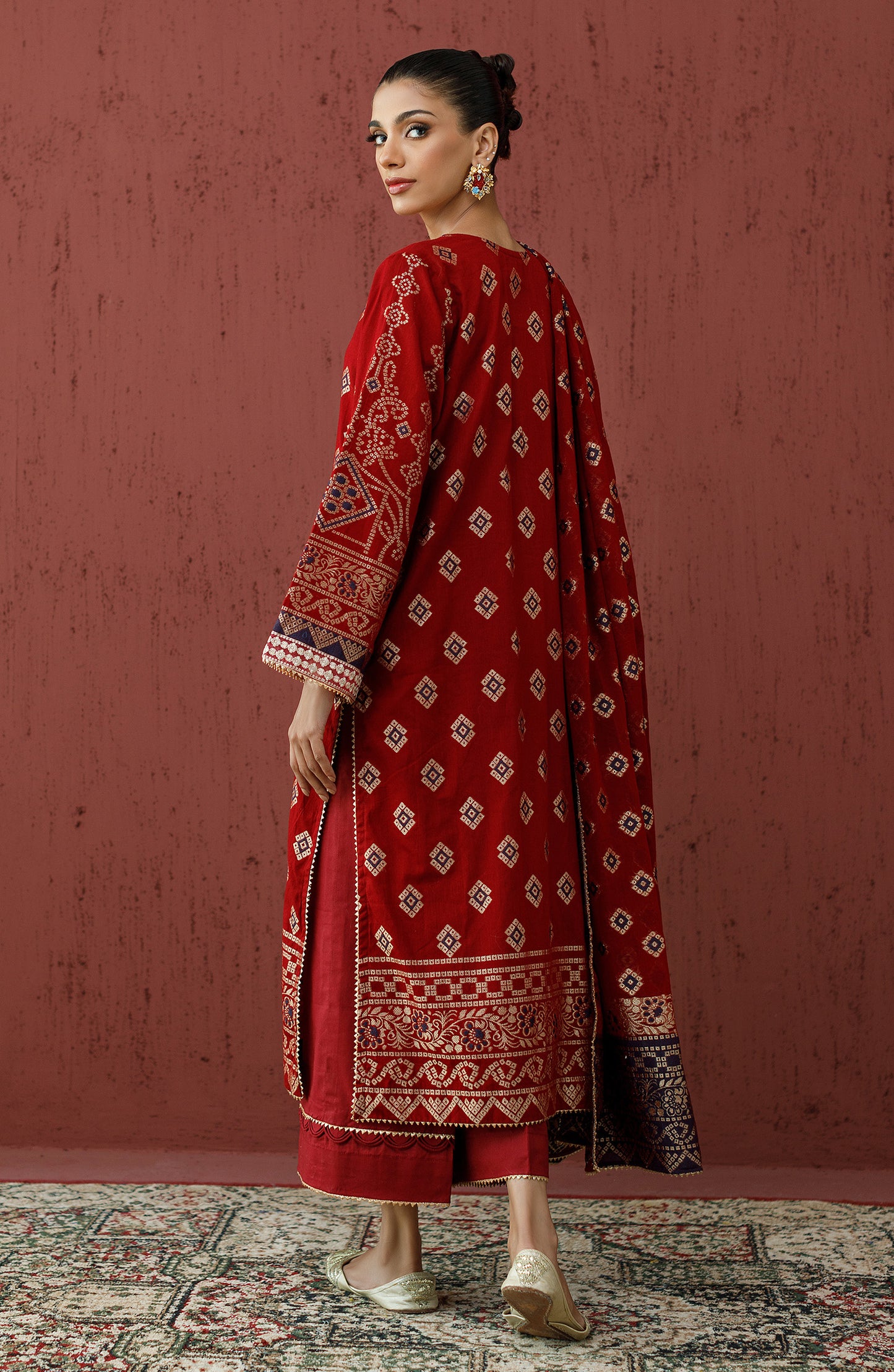 Stitched 3 Piece Embroidered Jacquard Shirt , Cambric Pant and JACQUARD Dupatta (OTLF-23-076/S MAROON)